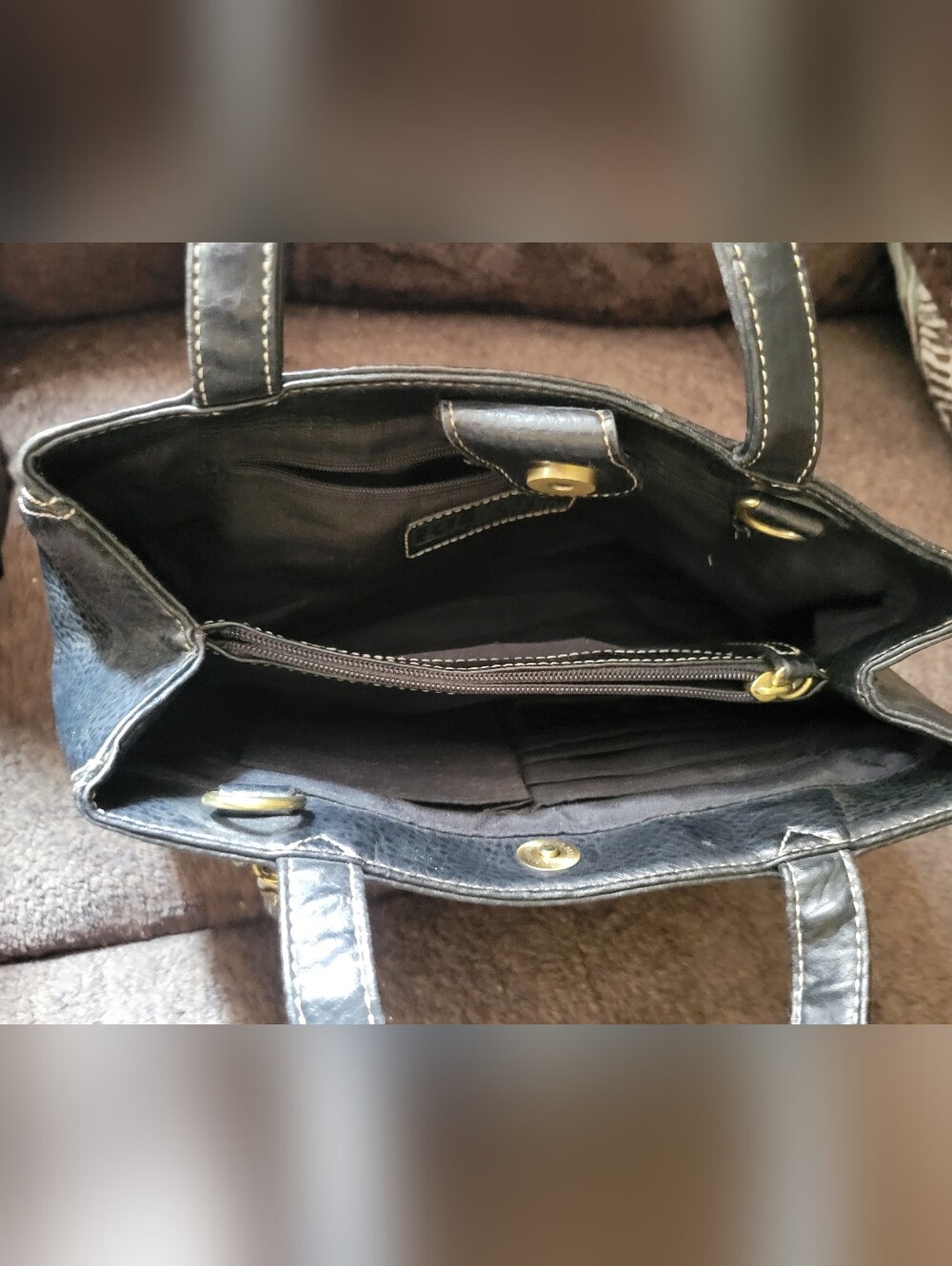 Relic Black Handbag - Picture 6 of 6
